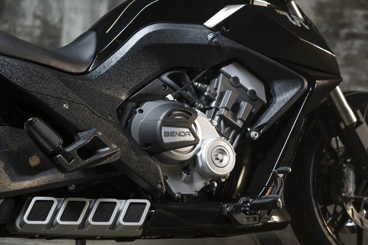 Benda Moto LFC700 2025 - Black - Image 15