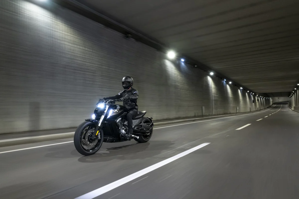 Benda Moto LFC700 2025 - Black - Image 4