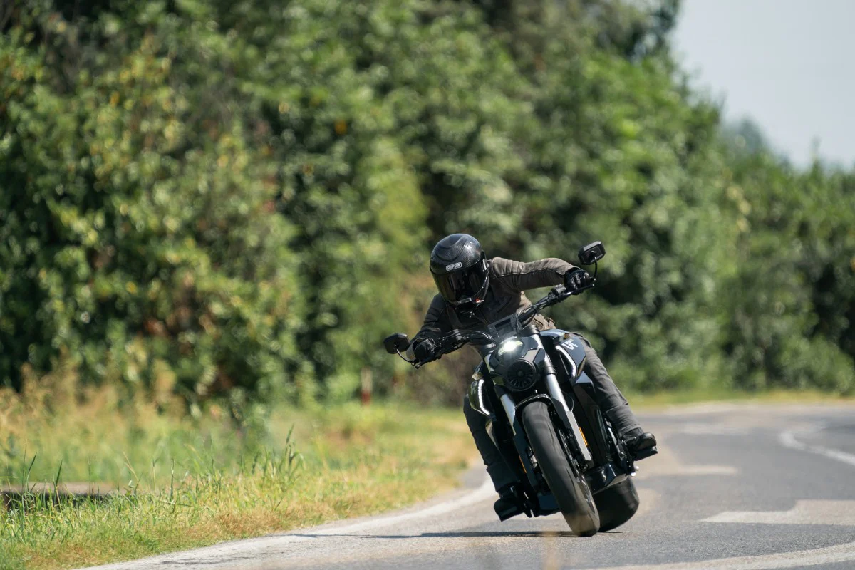 Benda Moto LFC700 2025 - Black - Image 5